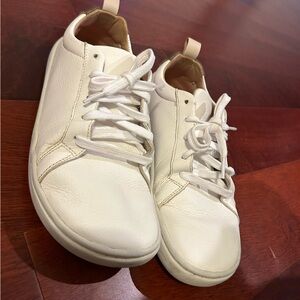 The Everyday Barefoot Sneaker—7.5, selling bc feels like 7